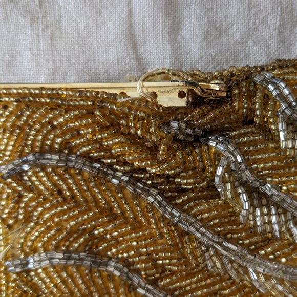 La Regale Vintage 1960s Gold Silver Beaded Clutch Purse - Picture 6 of 16